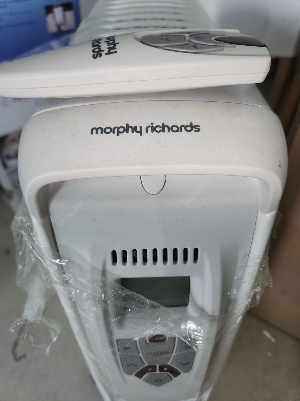 רדיאטור מורפי ריצ'רדס. גובה 60 ס"מ 
אורך 58 ס"מ 
עומק 14 ס"מ 
כבל חשמל כ-1.5 מטר 
עובד, מצב תקין 