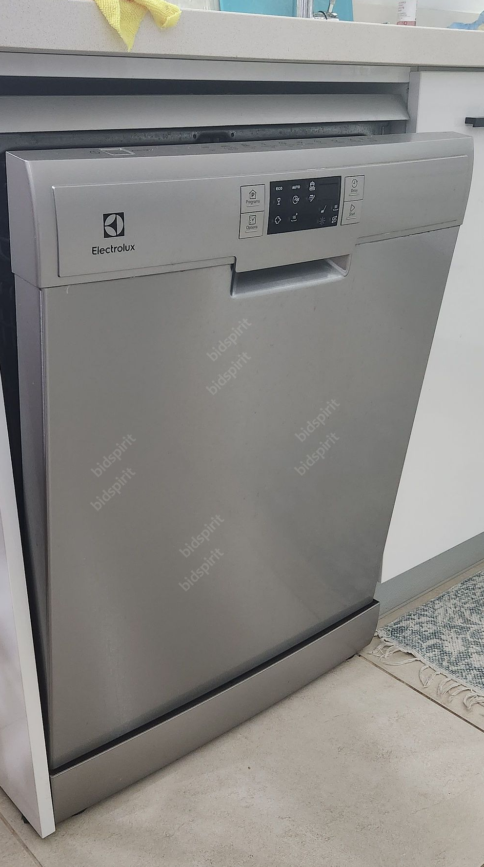 מדיח אלקטרולקס - דלת נפתחת אוטומאטית בסוף הדחה. באחריות הקונה לפרק ולהוביל! 
מדיח כלים עומד 