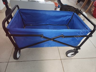 עגלת קמפינג. משומשת 
גודל פתוח: 74/40 
עומק 23 סמ