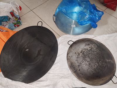 3 סאג'ים בגדלים שונים. גדלים 
סאג 1 קוטר 40 ס"מ- משומש 
סאג 2 קוטר 36 ס"מ - חדש לא היה בשימוש 