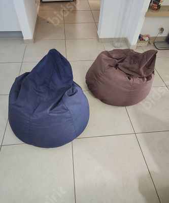 2 פופים משומשים. מרצפות 60/60 לפרופורציה