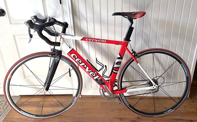 Classic early 2000s Cervelo Soloist Team aluminum aero road bike, in red and white, lightweight 