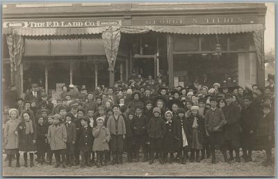 BARRE VT F.D. LADD COMPANY KIDS GROUP ANTIQUE REAL PHOTO POSTCARD RPPC Барре, штат Вермонт.