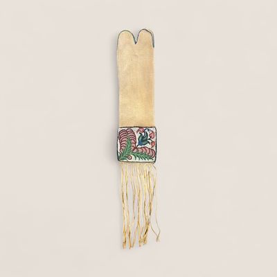 Excellent Western Great Lakes Beaded Pipe Bag. Circa 1900-1920, a Great Lakes (probably 