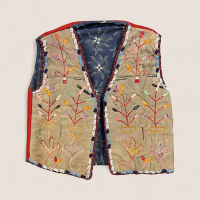 Santee Sioux Quilled Childs Vest. Measuring approx 15.5 inches tall x 14 inches across. Circa 
