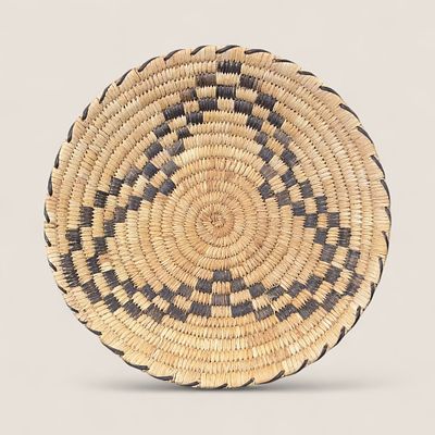 Popago (Tohono O'odham) Basketry Tray. In very good condition with a three pointed star 