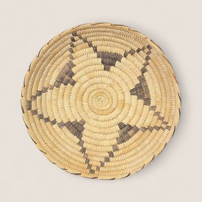 Large Popago (Tohono O'odham) Basketry Tray. Very good condition measuring approx 12.5 inches in 
