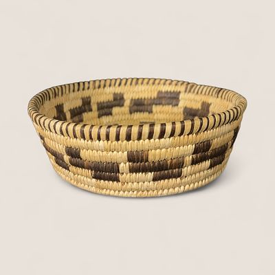 Popago (Tohono O'odham) Basketry Bowl. Measuring approx 7 inches in diameter x 2 inches tall.