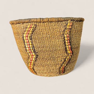 Northwest Coast Basket. Measuring approx 6 1/4 inches tall x 8.5 inches in diameter with some 