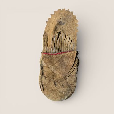 Native American Puzzle Pouch. Hide, measuring approx 6.5 inches long. To bid with us directly 