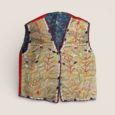 Santee Sioux Quilled Childs Vest. Measuring approx 15.5 inches tall x 14 inches across. Circa 