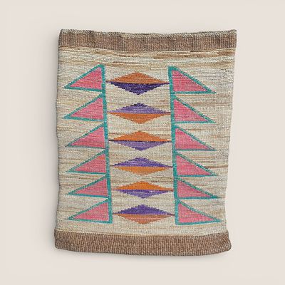 Fine Plateau (Nez Perce) Native American Corn Husk Bag. Measuring approx 17 x 13 inches, with 