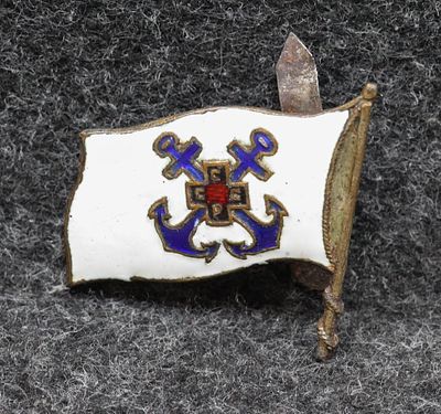 Кокарда ОСВОД 30-е годы. Сталь, эмаль, размер 27 (по древку знамени) на 31 мм. Кокарда в хорошем 