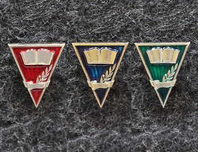 Комплект знаков ЦК ВЛКСМ За отличную учёбу. Алюминий, краска. За пределы Российской Федерации 