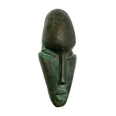 María Freire - MARÍA FREIRE (Escuela uruguaya, 1917-2015)Escultura en bronce "Máscara" Firmada en 