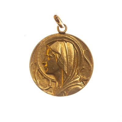 Medalla en oro 18 K - Medalla religiosa en oro 18 K amarillo. "Virgen Mar&iacute;a.” Con inscripci&oacute;n al 