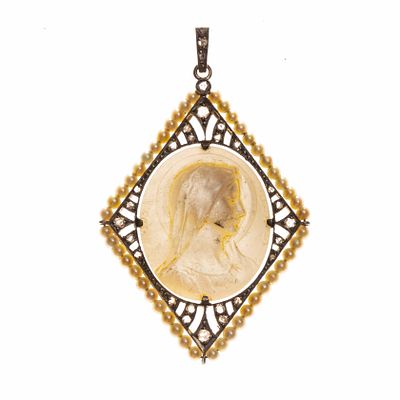 Colgante art dec&oacute; en oro, diamantes y n&aacute;car - Colgante religioso art dec&oacute; en oro blanco calado y 