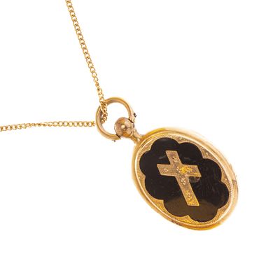 Colgante en oro 18 K y esmalte - Colgante relicario en oro 18 K amarillo decorado "cruz" en 