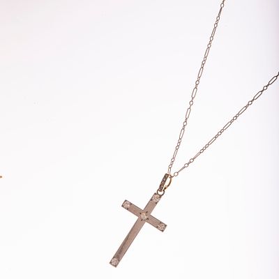 Cruz en oro 18 K y brillantes - Cruz en oro 18 K blanco y amarillo con cinco peque&ntilde;os diamantes 