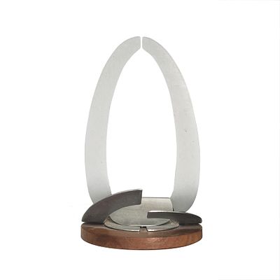 Gyula Kosice - GYULA KOSICE (Escuela argentina, 1924-2016) Escultura en acero y madera "Formas" 